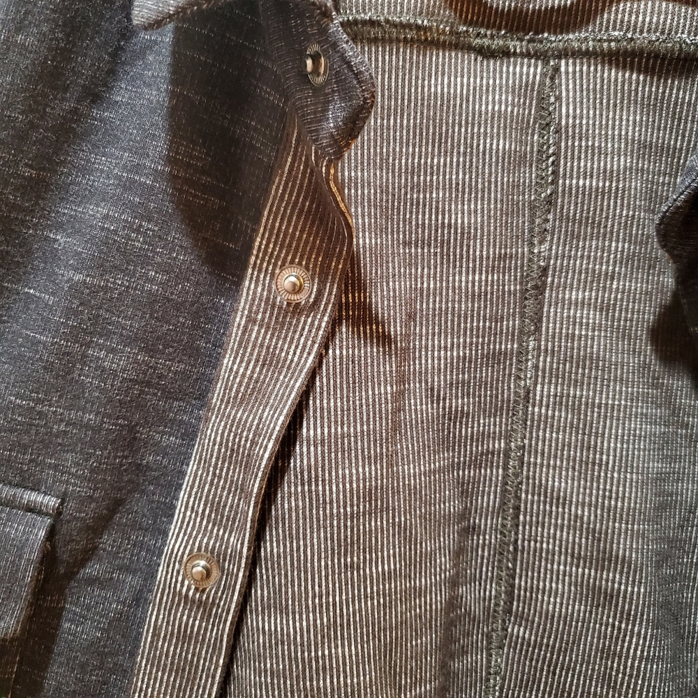 Rainforest Button Up Jacket - Picture 4 of 6